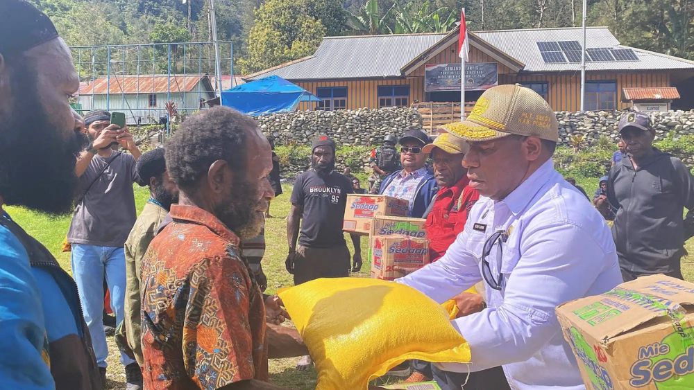 Bencana Longsor Wangbe: Pemkab Puncak Salurkan Bantuan ke 250 Pengungsi