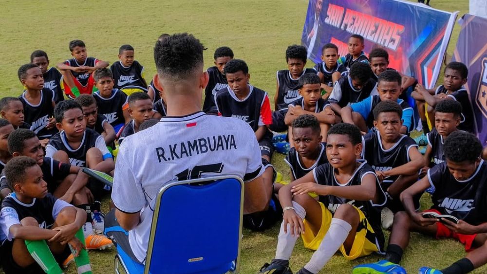 Dari Sorong untuk Indonesia: Ricky Kambuaya Dorong Bakat Muda Papua