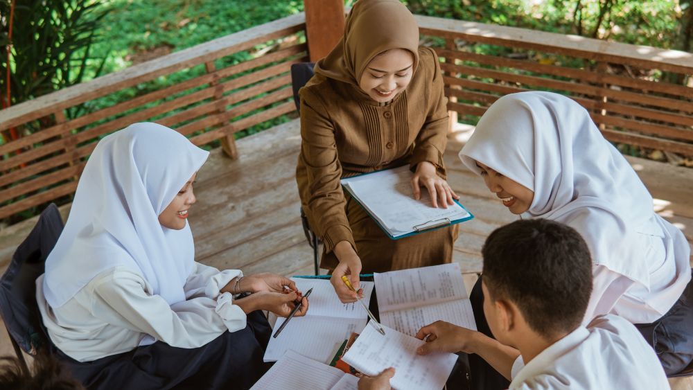 Kemensos Buka Rekrutmen 1.554 Guru Sekolah Rakyat, Ini Syarat dan Jadwal Seleksinya