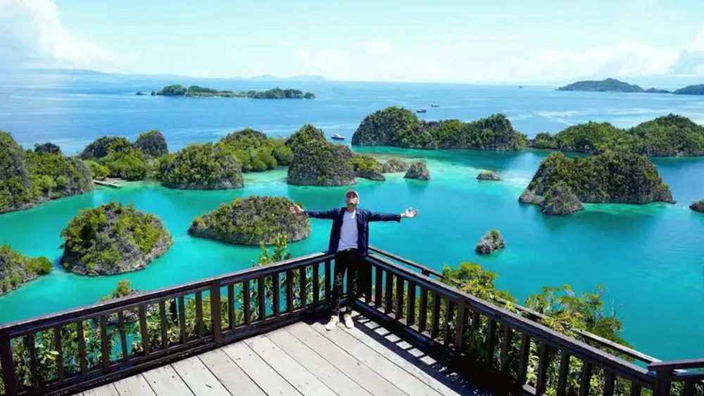 7 Destinasi Wisata Raja Ampat Paling Ikonik yang Wajib Dikunjungi