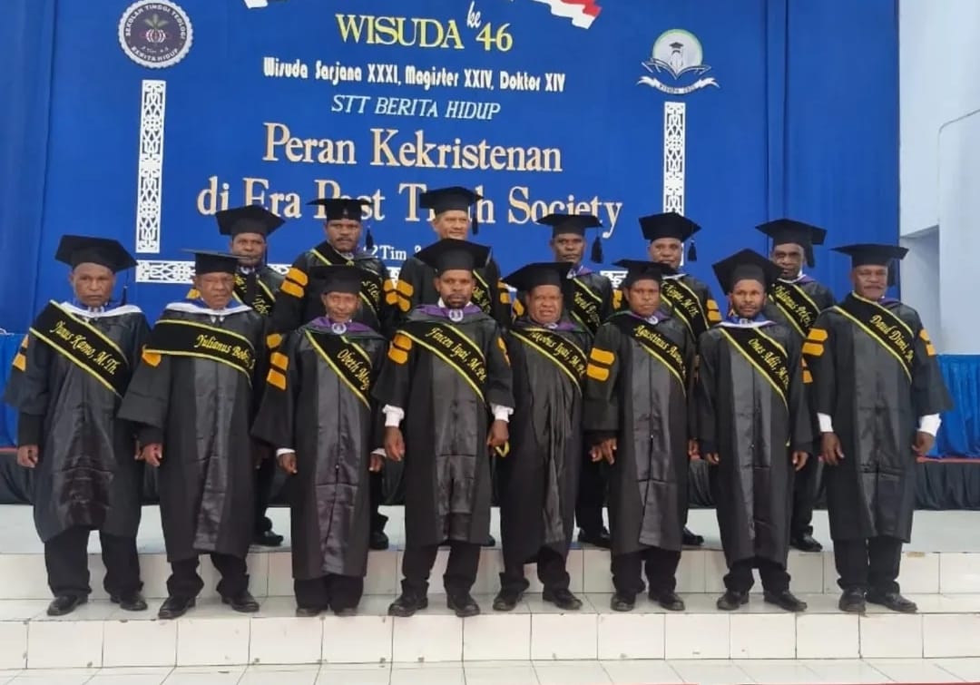 14 Putra-Putri Asli Dogiyai Raih Gelar Pascasarjana, Siap Bangun Gereja dan Masyarakat Papua Tengah
