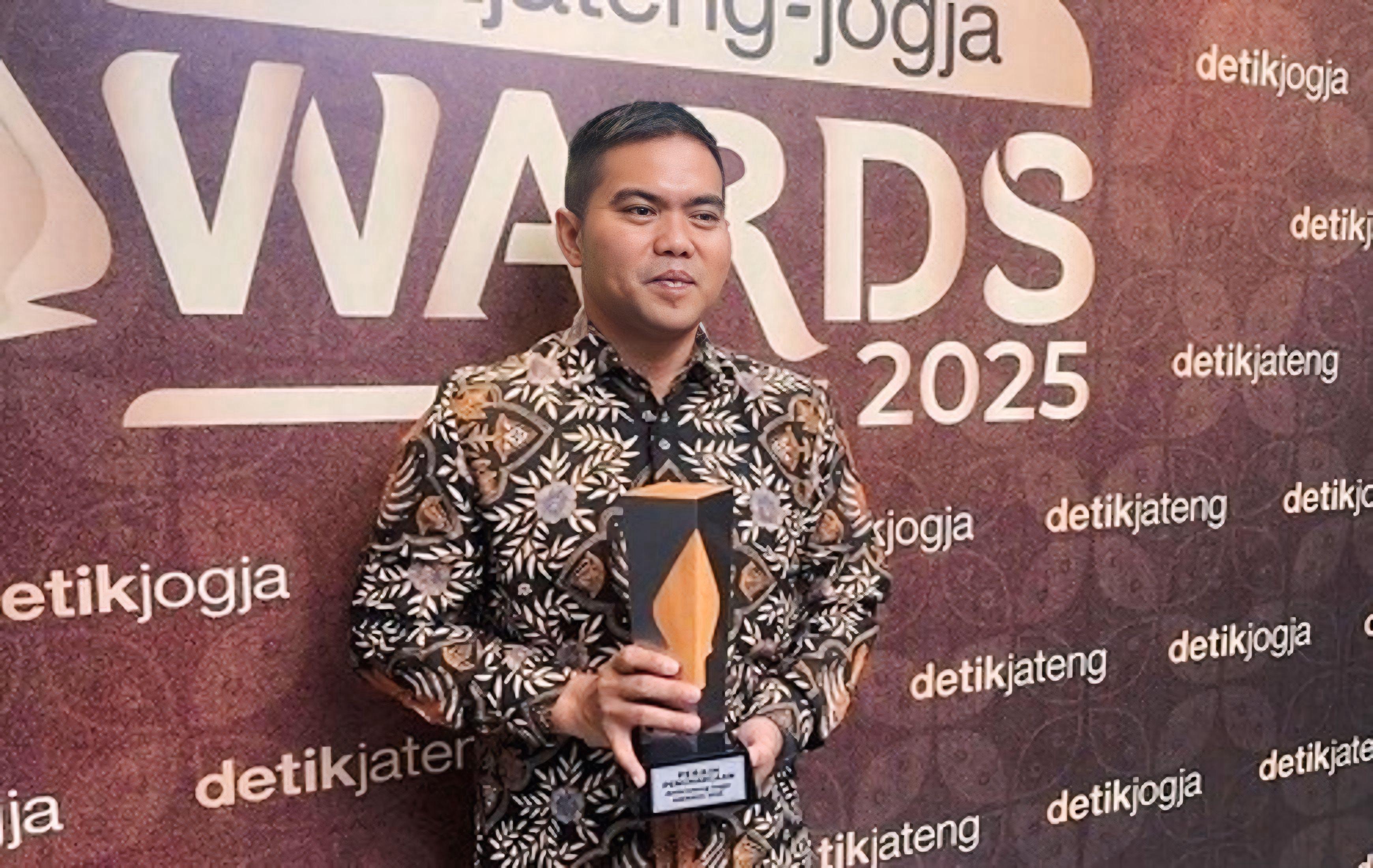 Setahun Berdiri, HS Rokok Terima Penghargaan Program Penyerapan dan Pembinaan Tenaga Kerja Lokal