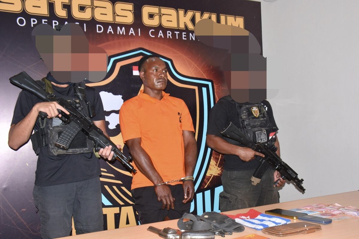 Satgas Damai Cartenz Tangkap Anggota KKB Yekis Wanimbo di Mimika, Amankan Senpi Pindad dan Emas