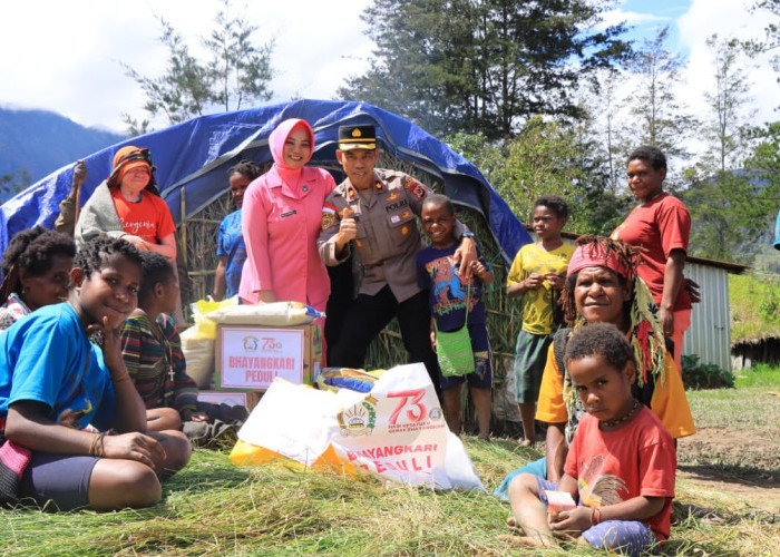 Jelang HUT Bhayangkara ke-79, Polres Puncak Laksanakan Kegiatan Anjangsana dan Baksos di Ilaga