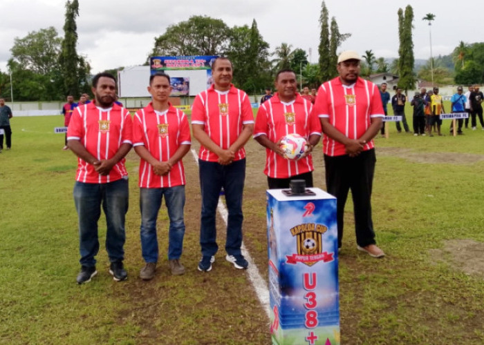Turnamen U-38 Kapolda Papua Tengah Cup I Dibuka, 14 Tim Bertanding di Nabire