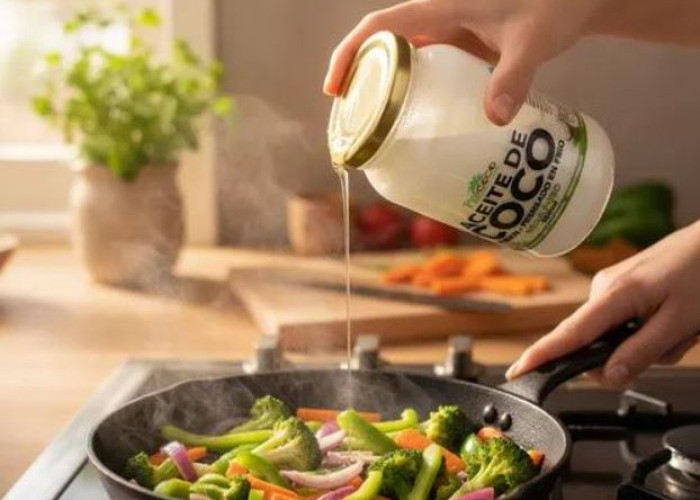 Menggoreng dengan Minyak Kelapa Lebih Sehat? Ini Fakta Kandungan dan Risikonya