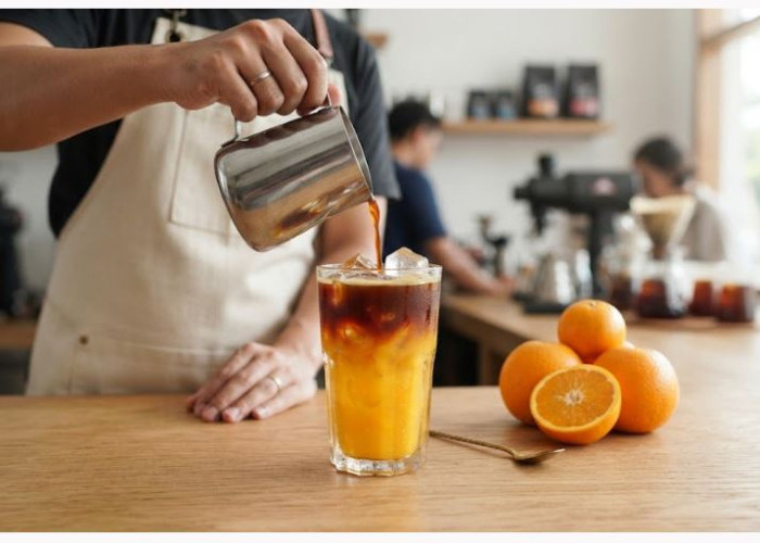 Kopi Kekinian: Perpaduan Americano dan Jus Buah Segar yang Unik