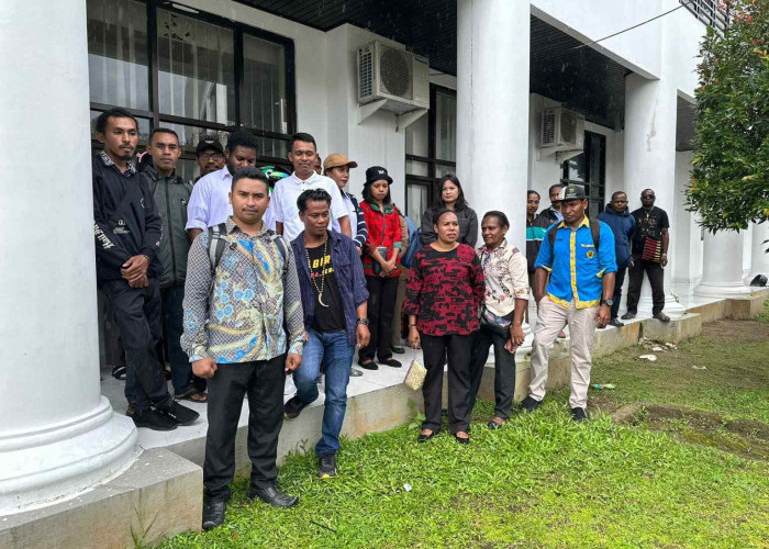 200 Guru Kontrak di Mimika Belum Terima Gaji, SK Masih Menggantung