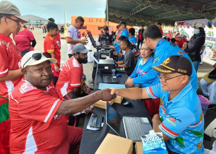 Sambut Hari Kemerdekaan RI, Dukcapil Papua Tengah dan Nabire Kolaborasi Layani Adminduk Gratis