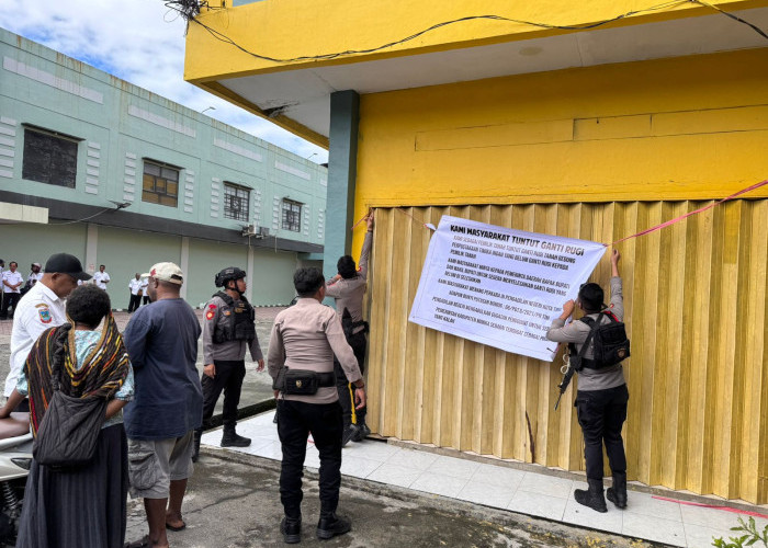 Kantor Dinas Perpustakaan Mimika Dipalang, Pemilik Lahan Tuntut Ganti Rugi yang Tertunda 13 Tahun